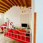 Casa Calles Tatil Evi Siraküza